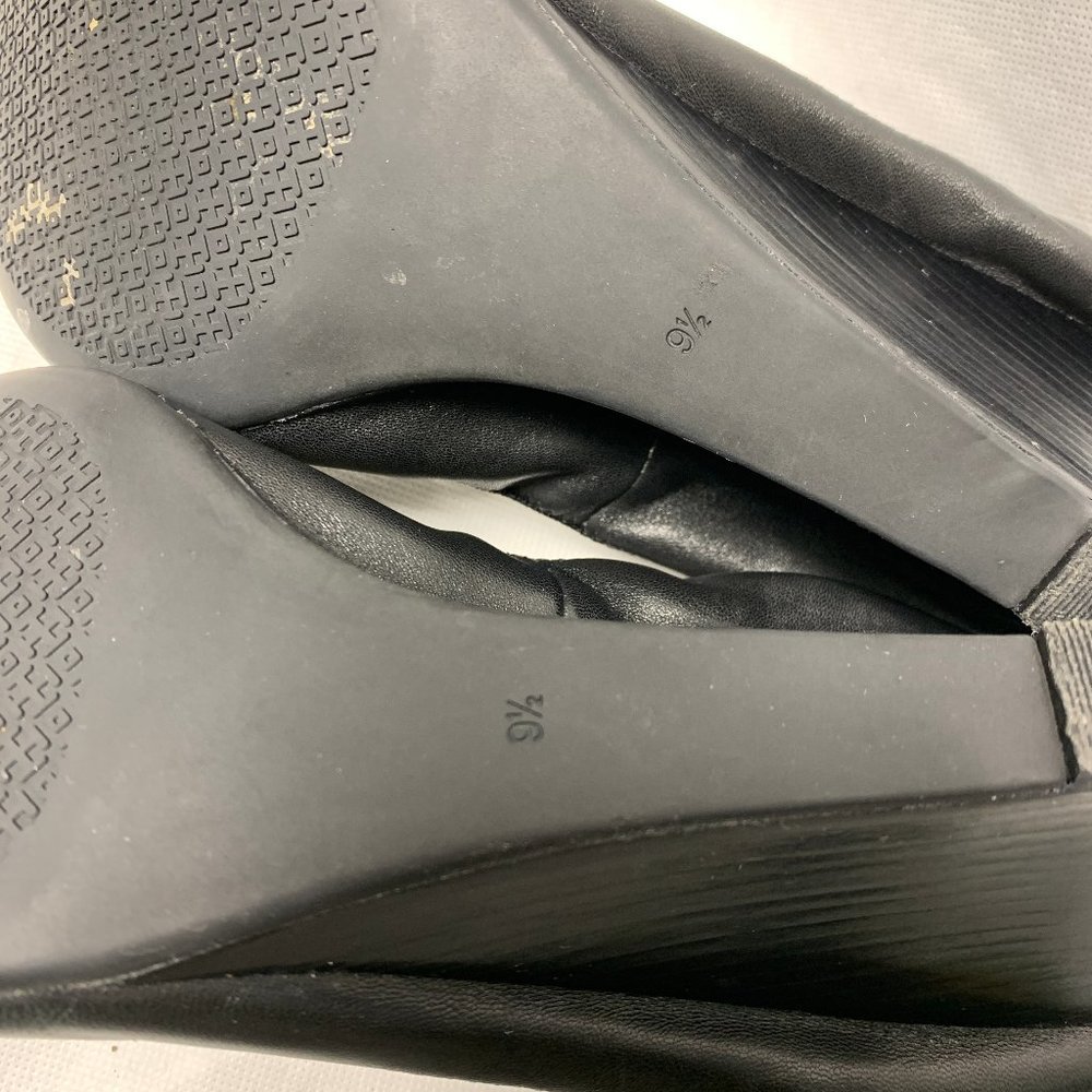 Tory Burch Black Leather Jolie Wedges - Picture 7 of 7